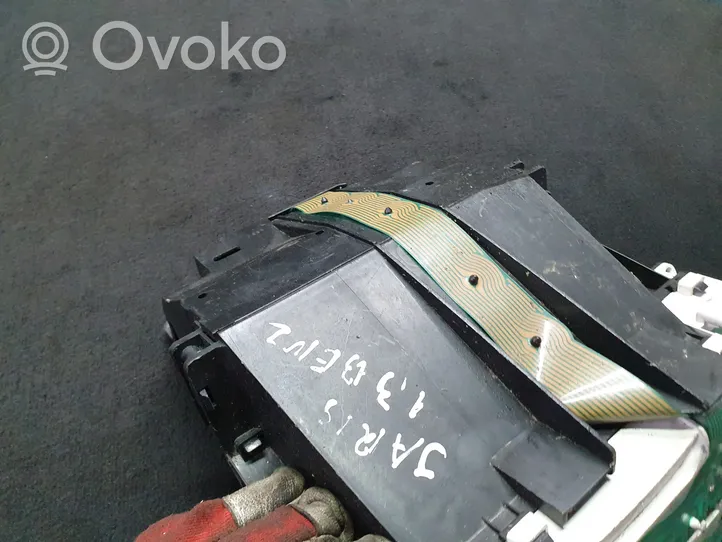 Toyota Yaris Verso Geschwindigkeitsmesser Cockpit 8380052510