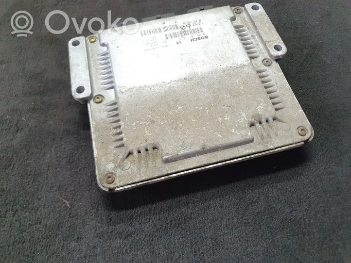 Fiat Ulysse Calculateur moteur ECU 0281011033