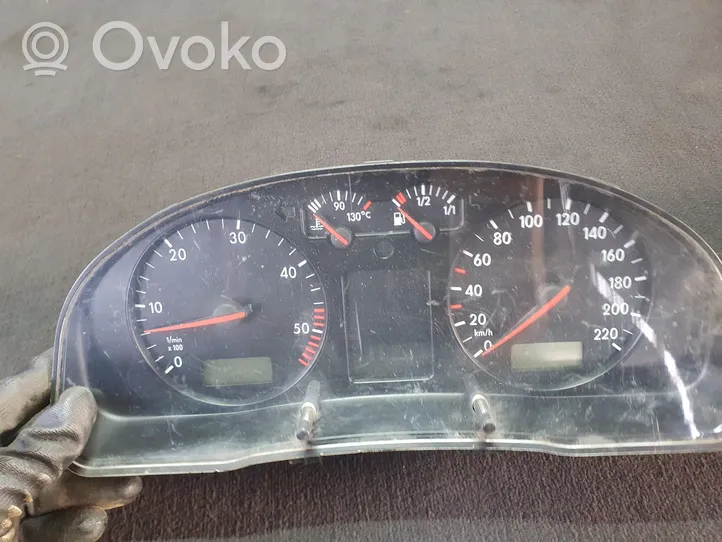 Volkswagen PASSAT B5 Tachimetro (quadro strumenti) 09051940090