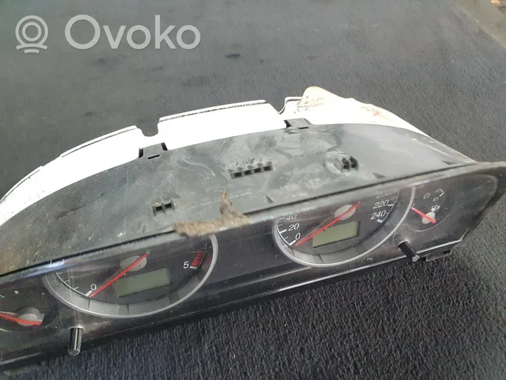 Ford Mondeo Mk III Speedometer (instrument cluster) 1S7F10841
