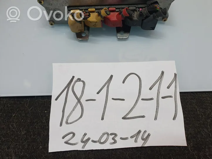 Audi A4 S4 B5 8D Sterownik / Moduł ECU 8D0907557B