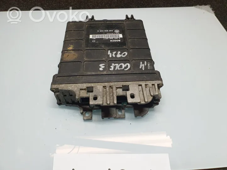 Volkswagen Golf III Calculateur moteur ECU 030906026C