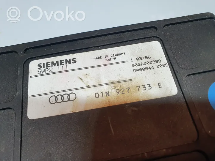 Audi A4 S4 B5 8D Pārnesumkārbas vadības bloks 01N927733E