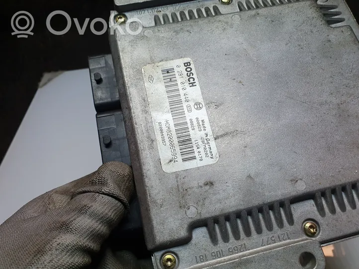 Volvo S40, V40 Variklio valdymo blokas 0281010440