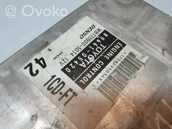 Toyota Avensis T220 Calculateur moteur ECU 8966105420