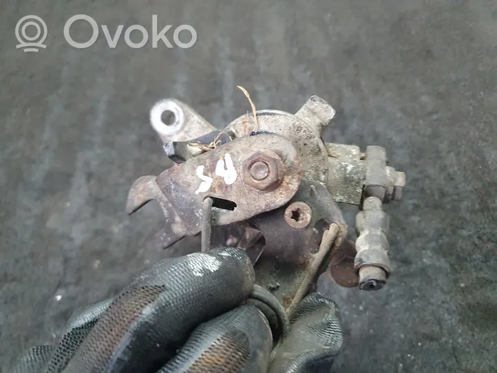 Volkswagen PASSAT B5 Caliper del freno trasero 