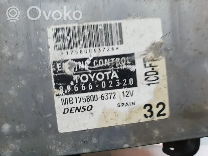 Toyota Corolla E120 E130 Moottorin ohjainlaite/moduuli 8966602320