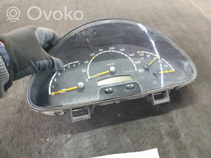 Mercedes-Benz Sprinter W901 W902 W903 W904 Tachimetro (quadro strumenti) A0014468521