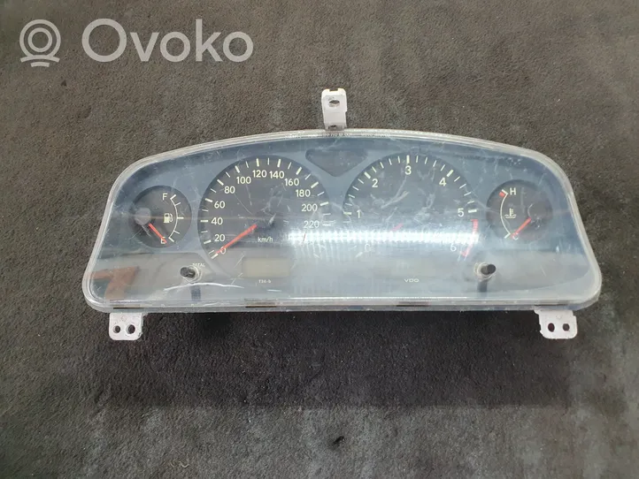 Toyota Avensis T220 Compteur de vitesse tableau de bord 88458014