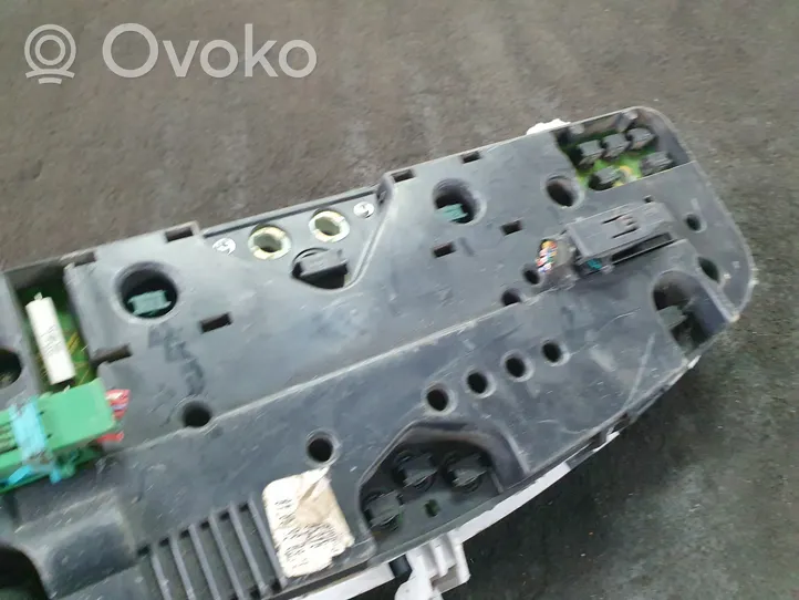 Toyota Avensis T220 Tachimetro (quadro strumenti) 88458014