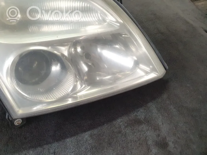 Opel Vectra C Lampa przednia 15588800