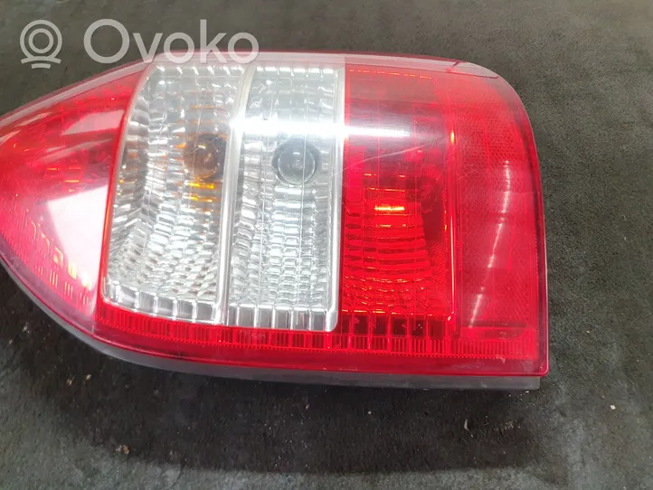 Opel Zafira A Lampa tylna 62281