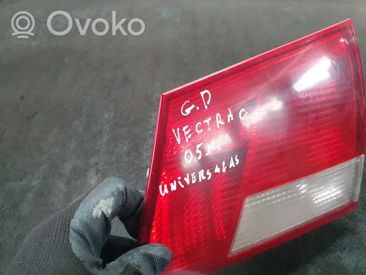 Opel Vectra C Galinis žibintas dangtyje 24469464