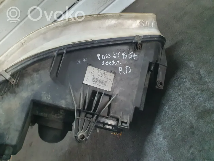 Volkswagen PASSAT B5.5 Lampa przednia 3B0941016AK