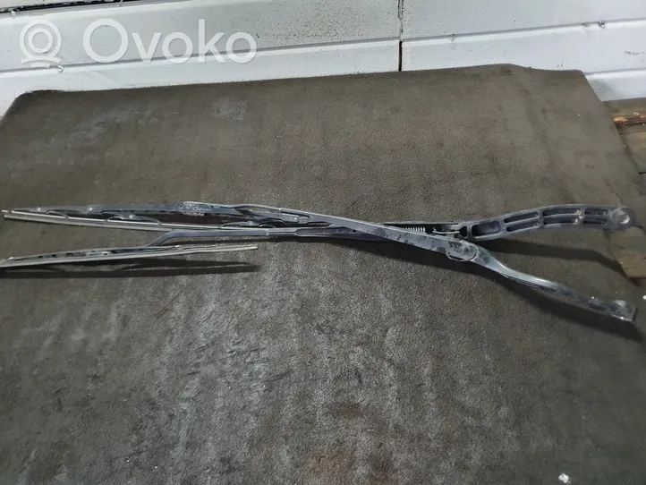 Opel Vectra C Front wiper blade arm 09185812LH