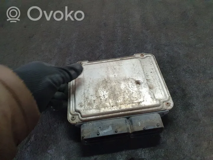 Opel Vectra C Sterownik / Moduł ECU 0281012534