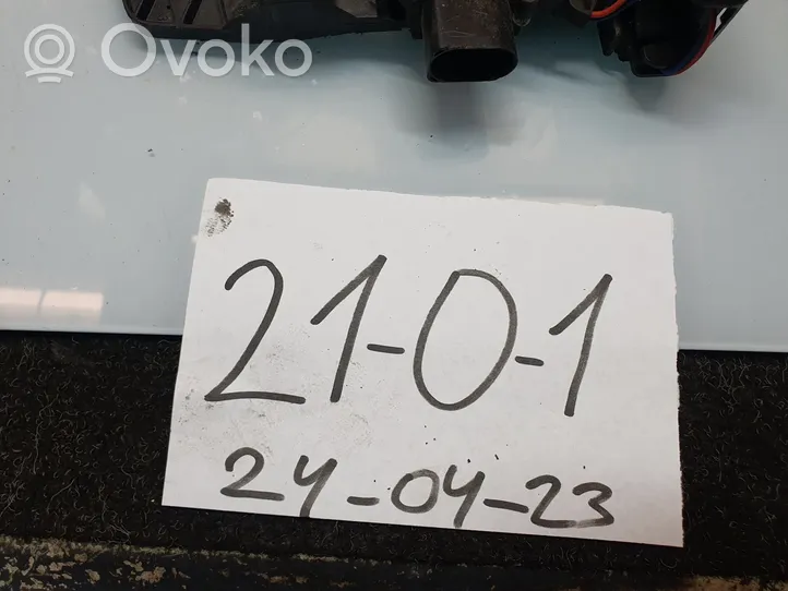 Volkswagen PASSAT B5 Front door lock 3B0837