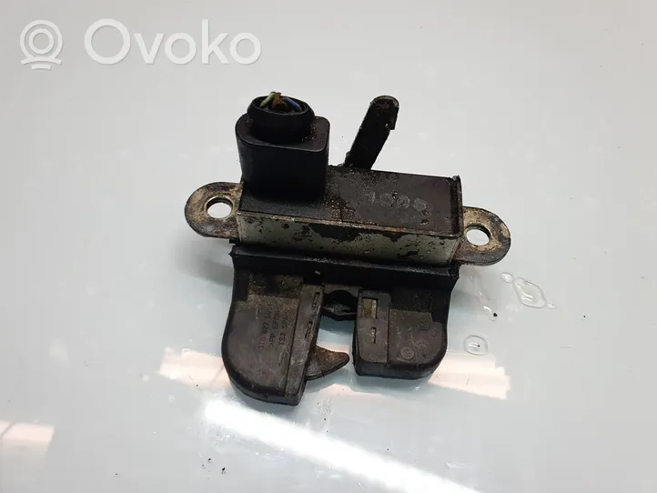 Volkswagen Touran I Tailgate/trunk/boot lock/catch/latch 1T0827505F