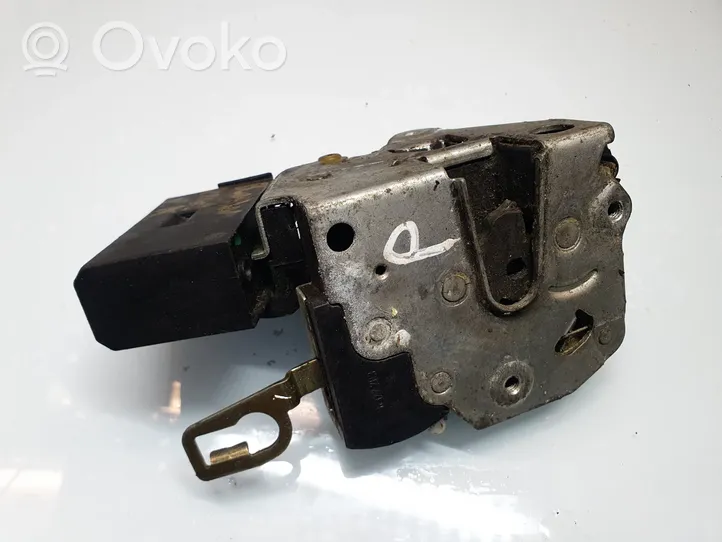 BMW 3 E36 Serrure de porte avant 67111387606