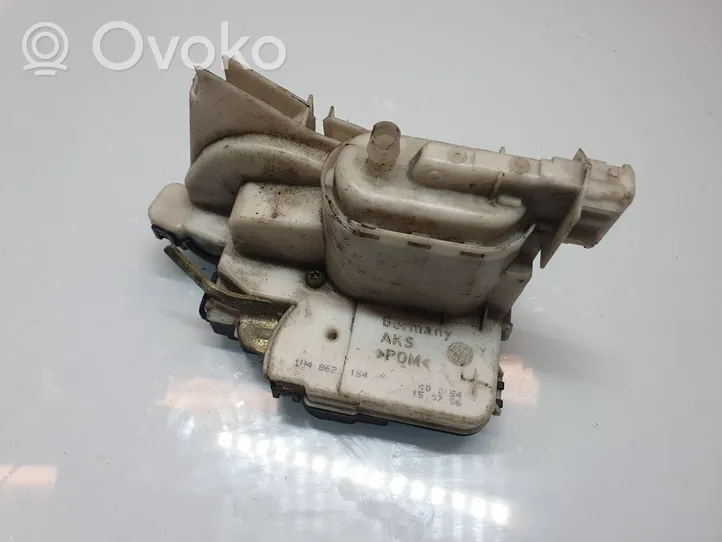 Volkswagen Golf III Rear door lock 1H4862154