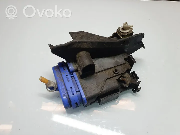 Audi A4 S4 B6 8E 8H Etuoven lukko 8D0839016A