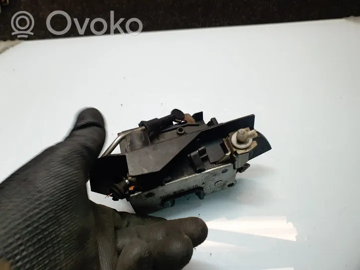 Audi A4 S4 B5 8D Etuoven lukko 8D0839015A