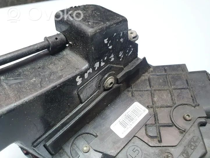 Ford Focus C-MAX Front door lock 3M5AR21813ER