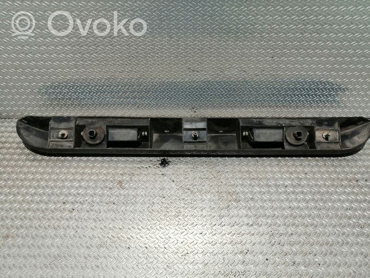 Iveco Daily 30.8 - 9 Takaluukun rekisterikilven valon palkki 0482001