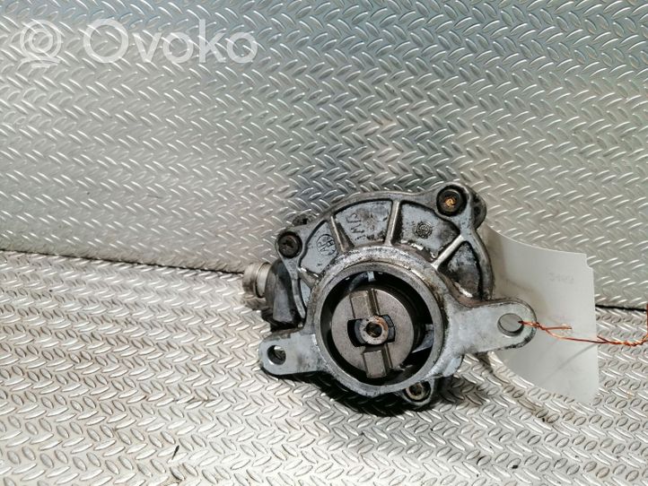 Renault Master II Vacuum pump 8200102535