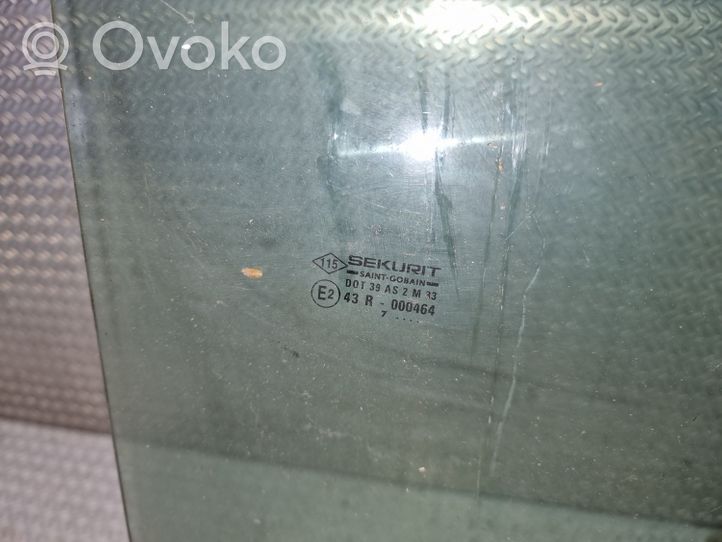Opel Movano A priekšējo durvju stikls (četrdurvju mašīnai) 43R000464