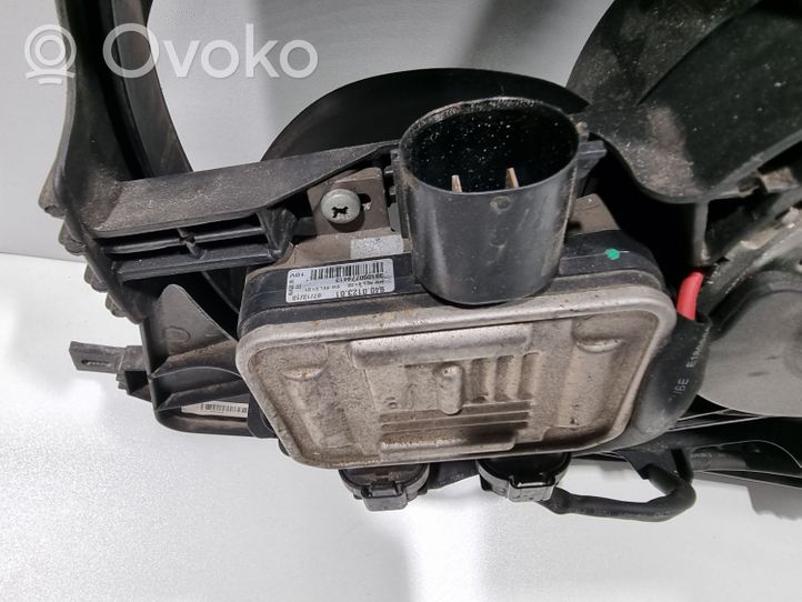 Volvo V60 Jäähdyttimen jäähdytinpuhaltimen suojus P31368445