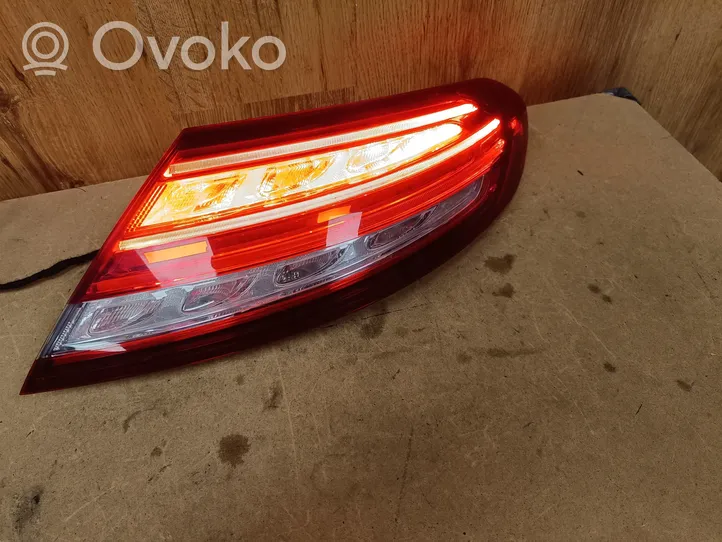 Mercedes-Benz C AMG W205 Lampa tylna A2059066600