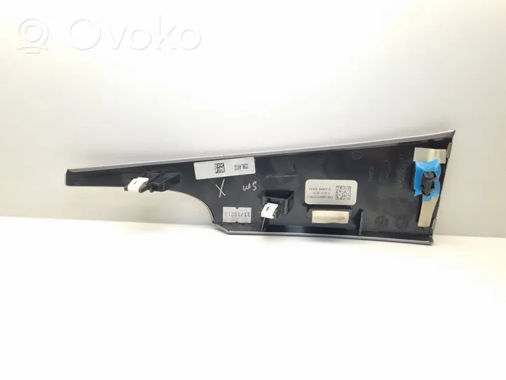 Ford Mustang VI Dashboard glove box trim FR3B63044B79