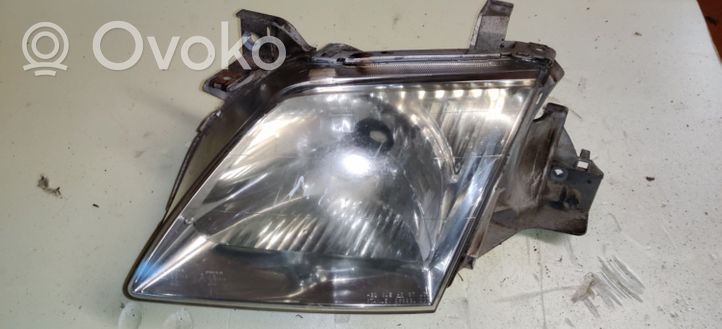 Mazda MPV Lampa przednia R6899L