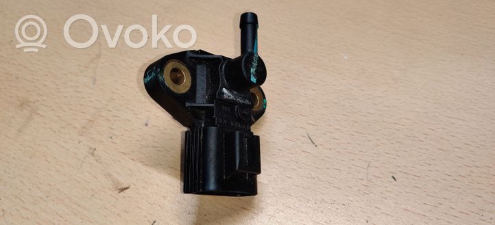 Ford Maverick Fuel pressure sensor 0261230093