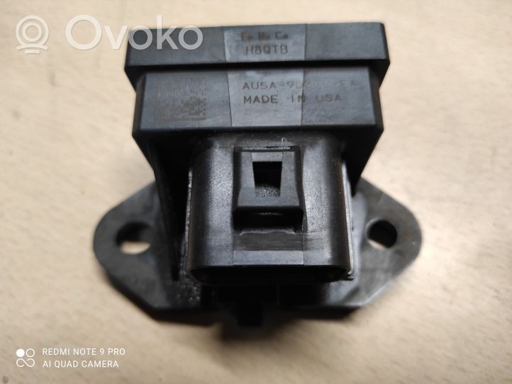 Ford Focus Polttoainepumpun rele AU5A9D370FA