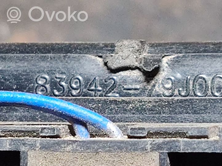 Suzuki SX4 Przełącznik / Przycisk otwierania klapy bagażnika 8394279J00