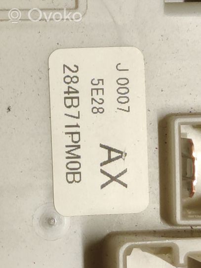 Infiniti Q70 Y51 Fuse module 284B71PM0B