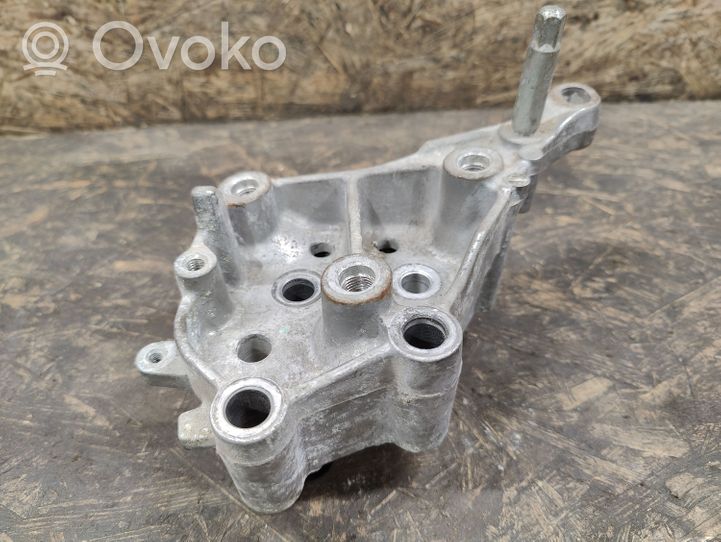 Daihatsu Cuore Gearbox mounting bracket 