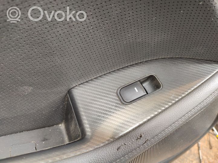 KIA Optima Takaoven verhoilu 