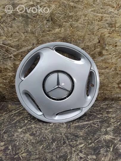 Mercedes-Benz E W210 Mozzo/copricerchi/borchia della ruota R15 A2104010024