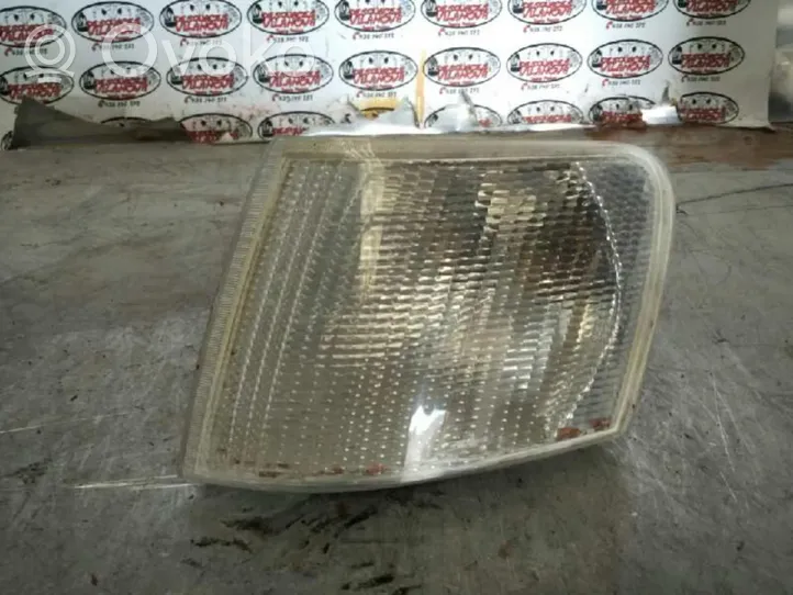 Ford Escort Front indicator light 1017117