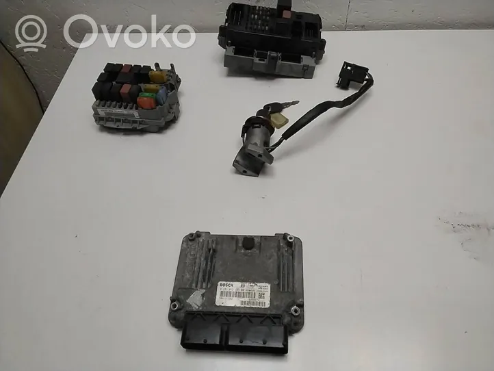 Iveco Daily 4th gen Kit centralina motore ECU e serratura 0281012193