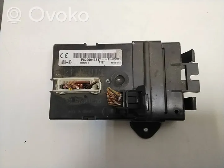 Opel Vivaro Sterownik / Moduł ECU 8200935115