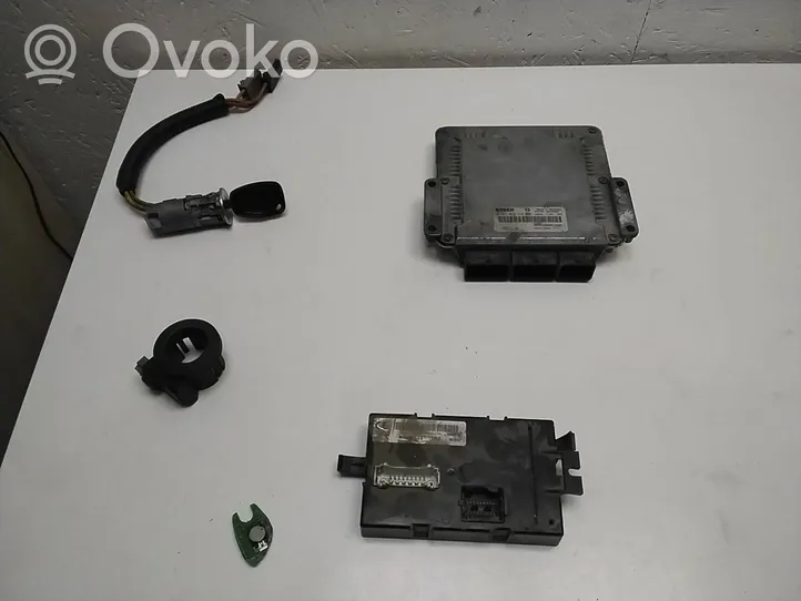 Opel Vivaro Engine ECU kit and lock set 8200118526