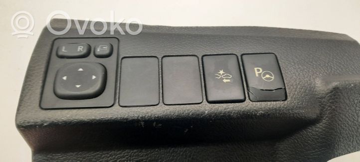 Toyota Auris E180 Panneau de garniture tableau de bord 5554502050