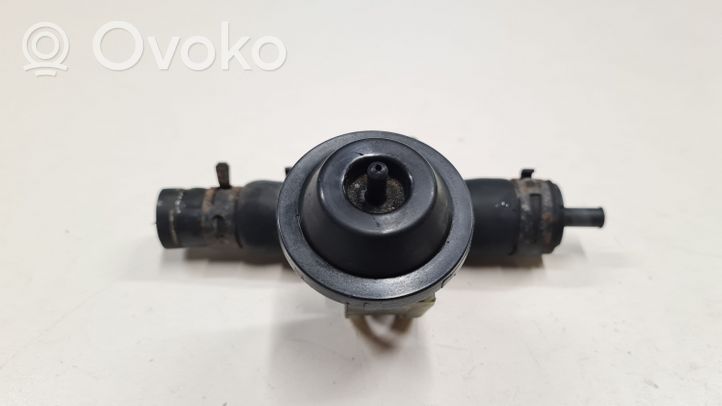 Volkswagen PASSAT B5.5 Valvola di regolazione del liquido di raffreddamento e del riscaldatore 4A0819809