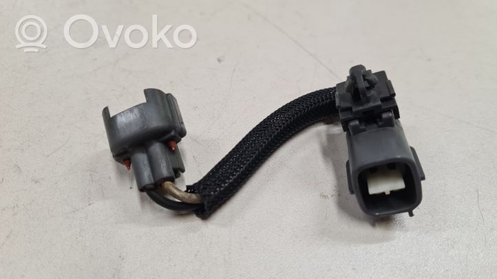 Mazda 6 Fuel injector wires 12177