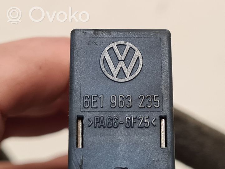 Volkswagen PASSAT B5.5 Radiateur électrique de chauffage auxiliaire 6E1963235