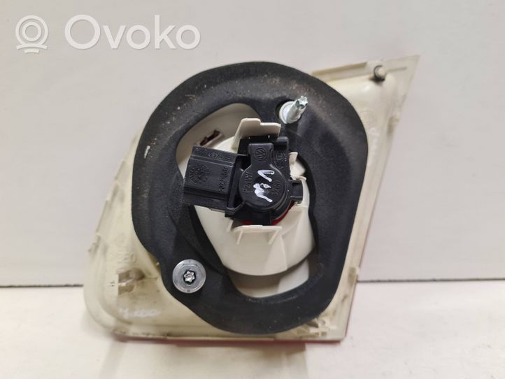 Volkswagen Jetta V Takaluukun takavalot 1K5945093